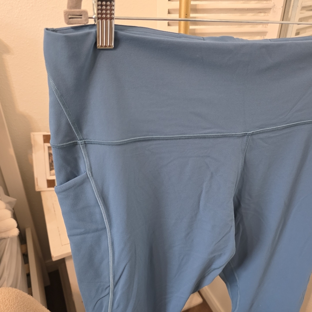 🆕️ Lululemon Align with Pockets 25" - Picture 4 of 8